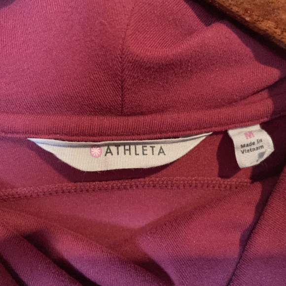 ⭐️ Athleta - mid weight long sleeve top - Picture 4 of 7